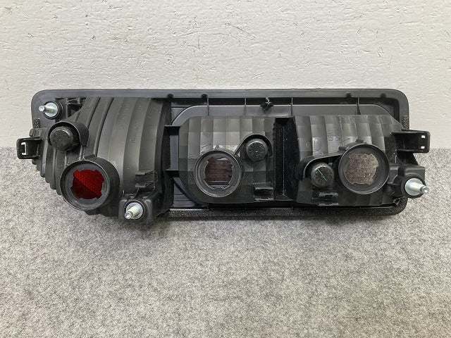ジムニー/ジムニーシエラ JB64W/JB74W 純正 右 テールランプ/ライト/レンズ ハロゲン KOITO 220-5938C スズキ(148579)