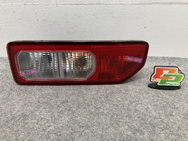 ジムニー/ジムニーシエラ JB64W/JB74W 純正 右 テールランプ/ライト/レンズ ハロゲン KOITO 220-5938C スズキ(148580)