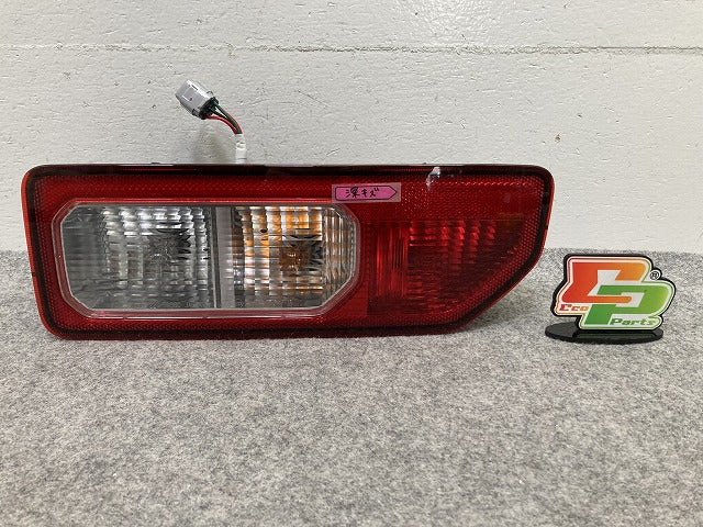 ジムニー/ジムニーシエラ JB64W/JB74W 純正 右 テールランプ/ライト/レンズ ハロゲン KOITO 220-5938C スズキ(148581)