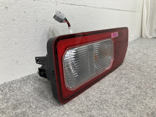 ジムニー/ジムニーシエラ JB64W/JB74W 純正 右 テールランプ/ライト/レンズ ハロゲン KOITO 220-5938C スズキ(148581)