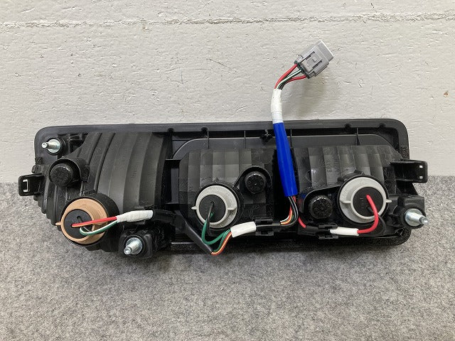 ジムニー/ジムニーシエラ JB64W/JB74W 純正 右 テールランプ/ライト/レンズ ハロゲン KOITO 220-5938C スズキ(148581)