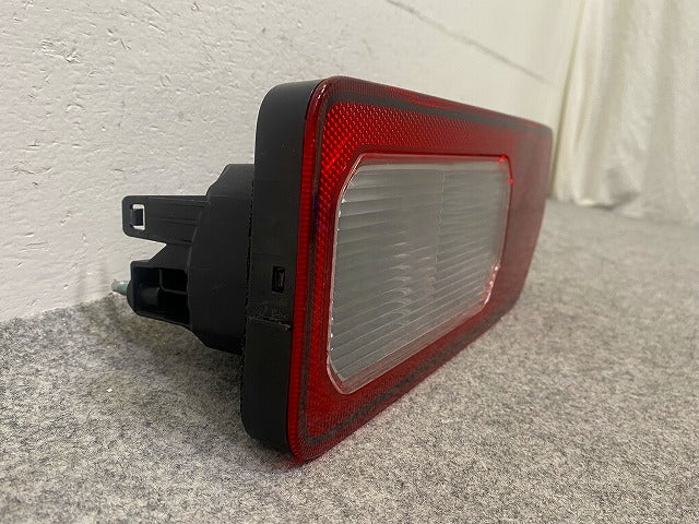 ジムニー/ジムニーシエラ JB64W/JB74W 純正 右 テールランプ/ライト/レンズ ハロゲン KOITO 220-5938C スズキ(148582)