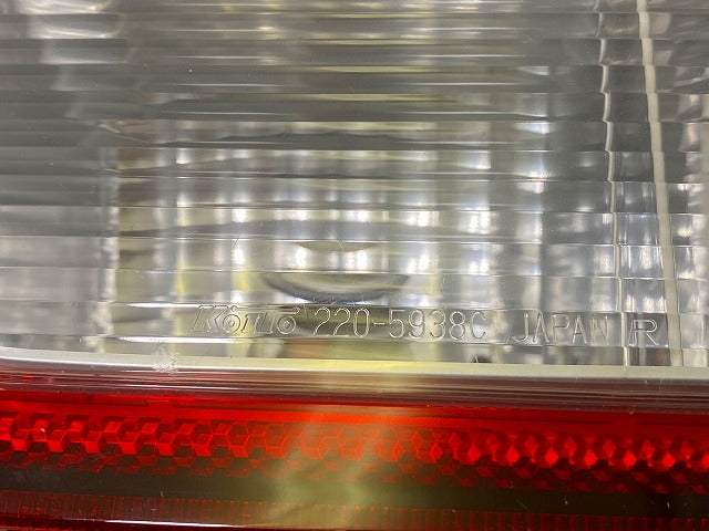 ジムニー/ジムニーシエラ JB64W/JB74W 純正 右 テールランプ/ライト/レンズ ハロゲン KOITO 220-5938C スズキ(148582)