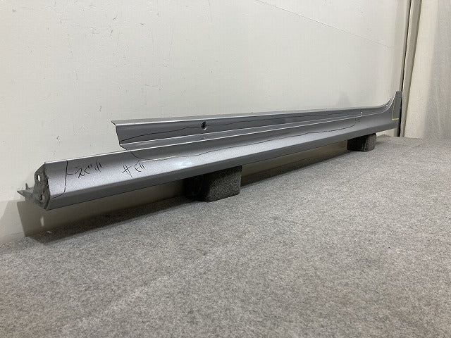 ヤリス KSP210/MXPA10/MXPA15/MXPH10/MXPH15 MXPH14/MXPH17 純正 左 サイドステップ/サイドスカート 75860-K0050(148594)