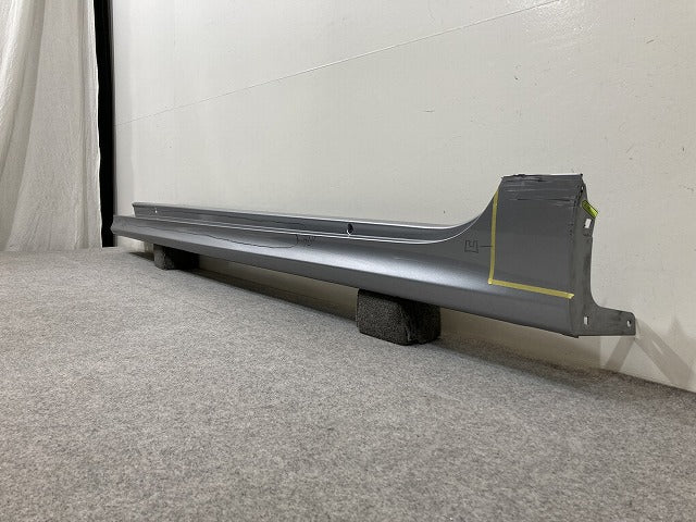 ヤリス KSP210/MXPA10/MXPA15/MXPH10/MXPH15 MXPH14/MXPH17 純正 左 サイドステップ/サイドスカート 75860-K0050(148594)