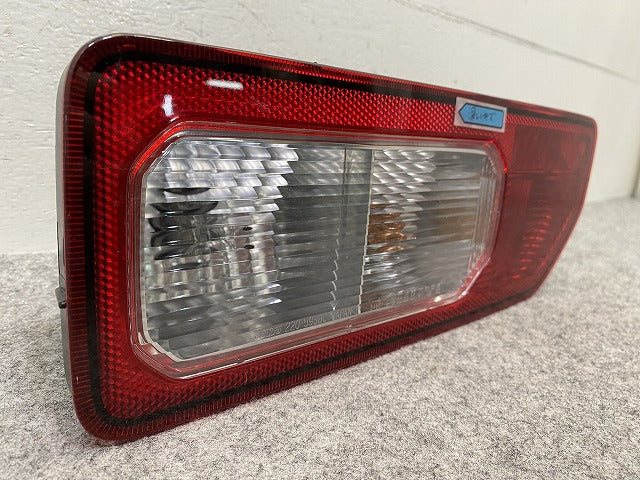 ジムニー/ジムニーシエラ JB64W/JB74W 純正 右 テールランプ/ライト/レンズ LED KOITO 220-5938C スズキ(148598)