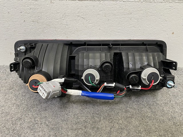 ジムニー/ジムニーシエラ JB64W/JB74W 純正 右 テールランプ/ライト/レンズ LED KOITO 220-5938C スズキ(148598)