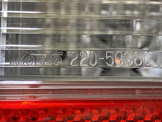 ジムニー/ジムニーシエラ JB64W/JB74W 純正 左 テールランプ/ライト/レンズ LED KOITO 220-5938C スズキ(148599)