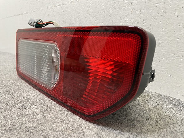ジムニー/ジムニーシエラ JB64W/JB74W 純正 右 テールランプ/ライト/レンズ LED KOITO 220-5938C スズキ(148601)