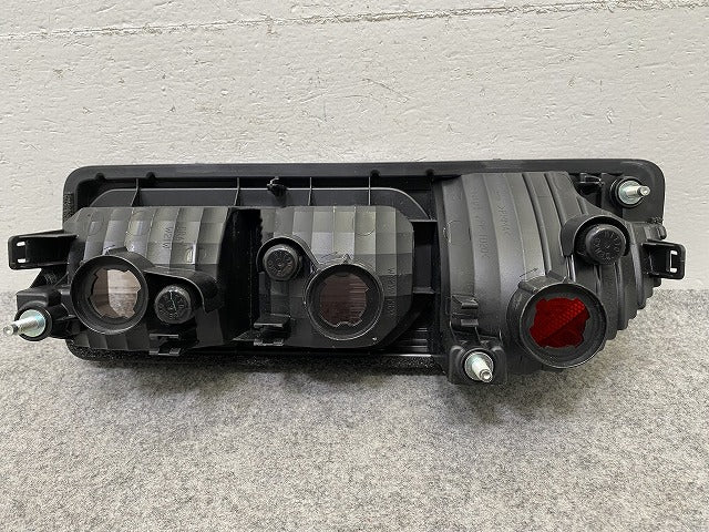 ジムニー/ジムニーシエラ JB64W/JB74W 純正 左 テールランプ/ライト/レンズ ハロゲン KOITO 220-5938C スズキ(148610)