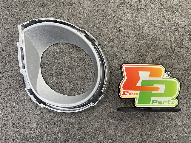 新品!トゥアレグ 7L系/2007-2010 純正 右 フロント フォグランプ カバー 7L6 853 400 7L6853400A7W フォルクスワーゲン(148615)