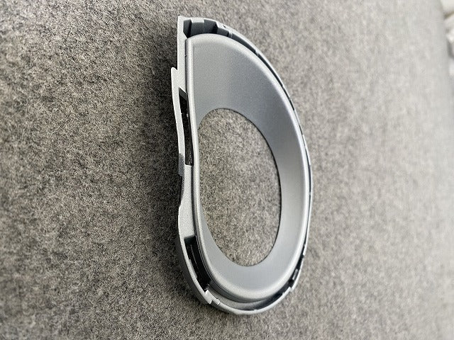 新品!トゥアレグ 7L系/2007-2010 純正 右 フロント フォグランプ カバー 7L6 853 400 7L6853400A7W  フォルクスワーゲン(148616)
