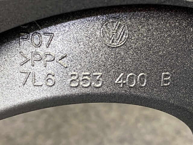 新品!トゥアレグ 7L系/2007-2010 純正 右 フロント フォグランプ カバー 7L6 853 400 7L6853400A7W  フォルクスワーゲン(148616)
