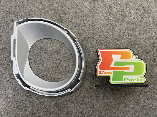 新品!トゥアレグ 7L系/2007-2010 純正 右 フロント フォグランプ カバー 7L6 853 400 7L6853400A7W  フォルクスワーゲン(148617)