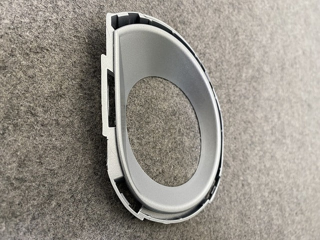 新品!トゥアレグ 7L系/2007-2010 純正 右 フロント フォグランプ カバー 7L6 853 400 7L6853400A7W  フォルクスワーゲン(148617)