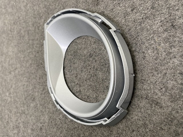 新品!トゥアレグ 7L系/2007-2010 純正 右 フロント フォグランプ カバー 7L6 853 400 7L6853400A7W  フォルクスワーゲン(148617)