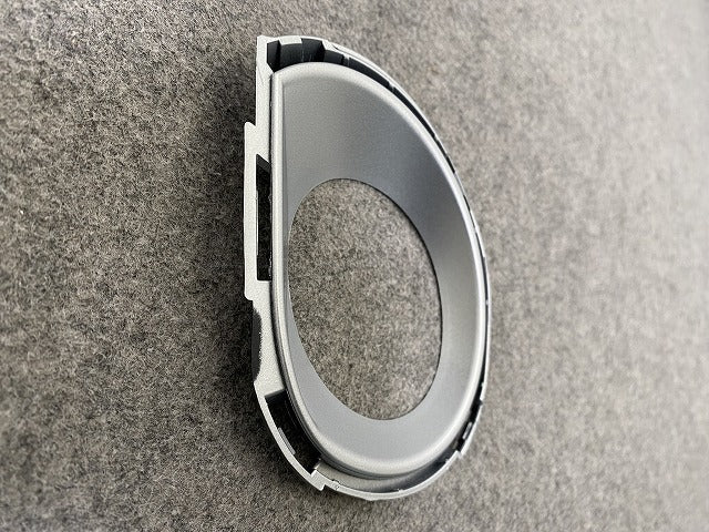 新品!トゥアレグ 7L系/2007-2010 純正 右 フロント フォグランプ カバー 7L6 853 400 7L6853400A7W  フォルクスワーゲン(148618)