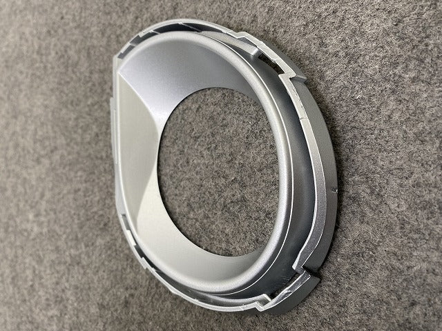 新品!トゥアレグ 7L系/2007-2010 純正 右 フロント フォグランプ カバー 7L6 853 400 7L6853400A7W  フォルクスワーゲン(148619)