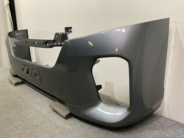 新品!キャラバン NV350 標準 E26 純正 後期 フロント バンパー 62022 5YE0H 62022-5YE7A ダークメタルグレーメタリック KAD 日産(148625)