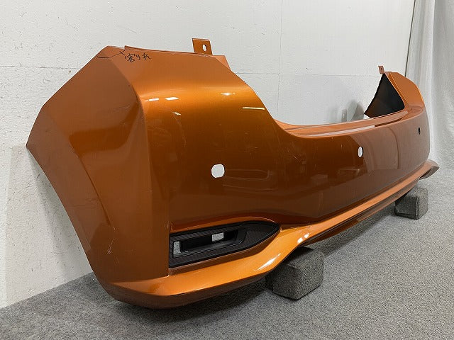 ノート/NOTE E12/NE12/HE12/ANE12 純正 後期 リア バンパー 85022 5WJ0H プレミアムコロナオレンジ EBB 日産(148635)