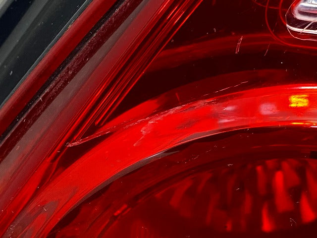 インプレッサ WRX-STI GDB/GDA 純正 右 テールランプ/ライト/レンズ ハロゲン KOITO 220-20797 スバル(148674)