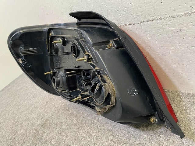 インプレッサ WRX-STI GDB/GDA 純正 右 テールランプ/ライト/レンズ ハロゲン KOITO 220-20797 スバル(148674)