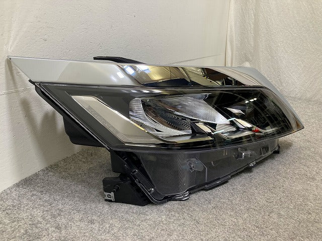 セレナ S/X/G/XV C27/GC27/GNC27 純正 後期 右 ヘッドライト/ランプ LED レベライザー 刻印B KOITO 100-23784 日産(148682)