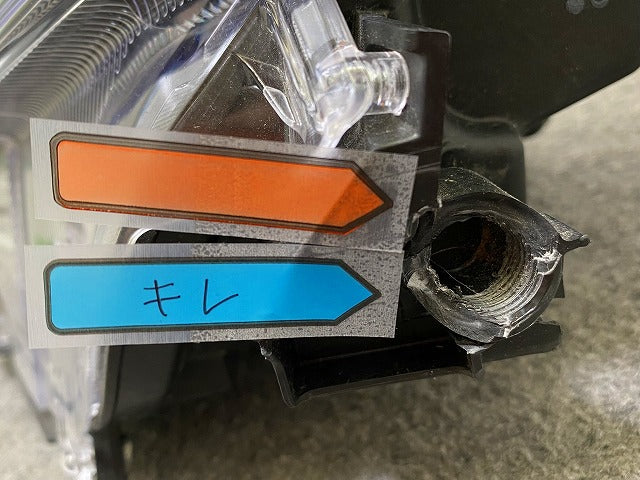 ジャンク!アクア/AQUA MXPK10/MXPK11/MXPK15/MXPK16 純正 左 ヘッドライト/ランプ LED レベライザー 刻印Y2 KOITO 52-336 トヨタ(148683)