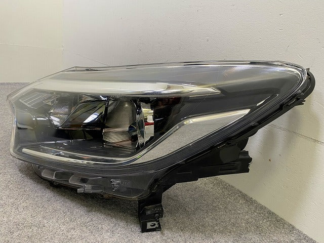 ノート/NOTE e-POWER E12/HE12/NE12/SNE12 純正 後期 左 ヘッドライト/ランプ ハロゲン レベライザー 刻印B ICHIKOH 1933 日産(148684)