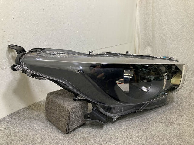 ヤリス KSP210/MXPA10/MXPA15/MXPH10/MXPH15 純正 右 ヘッドライト/ランプ レベライザーLED 刻印A5 KOITO K0-1(148689)
