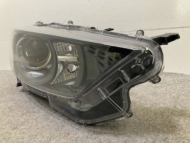 ヤリス KSP210/MXPA10/MXPA15/MXPH10/MXPH15 純正 右 ヘッドライト/ランプ レベライザーLED 刻印A5 KOITO K0-1(148689)