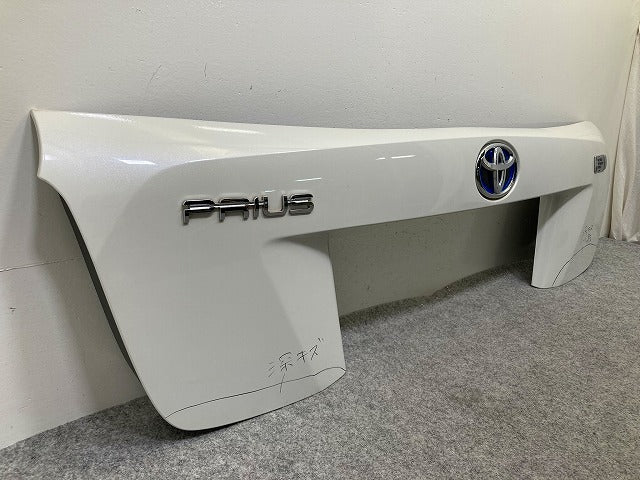 プリウス 50系/ZVW50/ZVW51/ZVW55 純正 前期 リア ガーニッシュ バックドアガーニッシュ 76801-47110/76811-47120 ホワイト 070(148700)