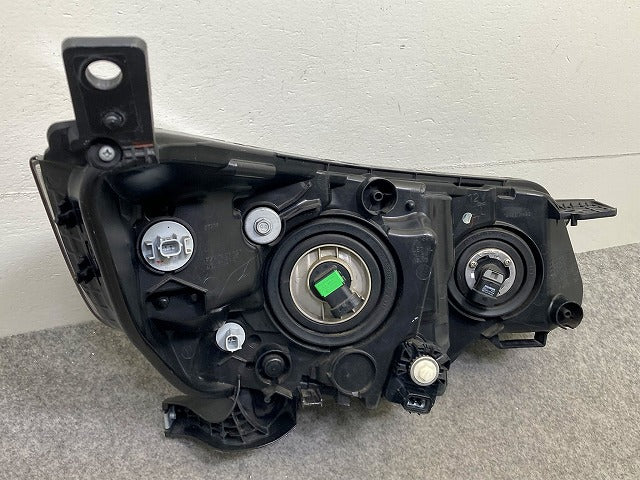フリード GB5/GB6 純正 左 ヘッドライト/ランプ レベライザーハロゲン STANLEY W2171 ホンダ(148713)