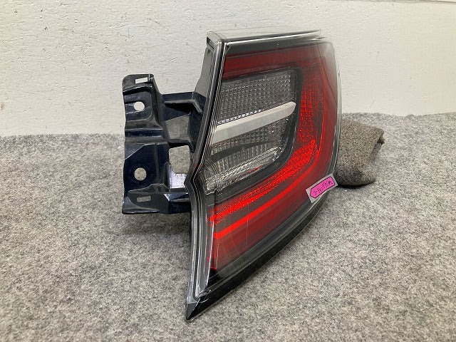 カローラ スポーツ 210系/NRE210H/NRE214H/ZWE211H/ZWE213H/ZWE219H 純正 右 テールランプ/ライト/レンズ LED 刻印5R 81551-12D21(148717)