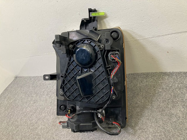 エブリィワゴン/スクラム DA64W/DG64W 純正 後期 右 ヘッドライト/ランプ キセノン HID バラスト LE06H6166 スズキ(148724)