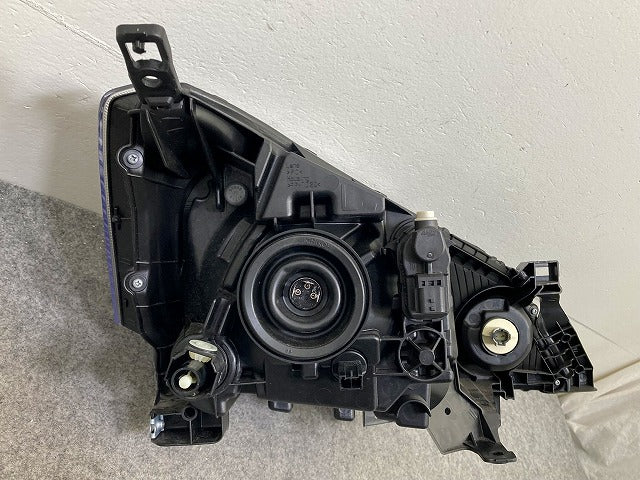 バネット NV200 M20/VM20/VNM20 純正 右 ヘッドライト/ランプ ハロゲン 刻印カ ICHIKOH 1979 日産(148727)