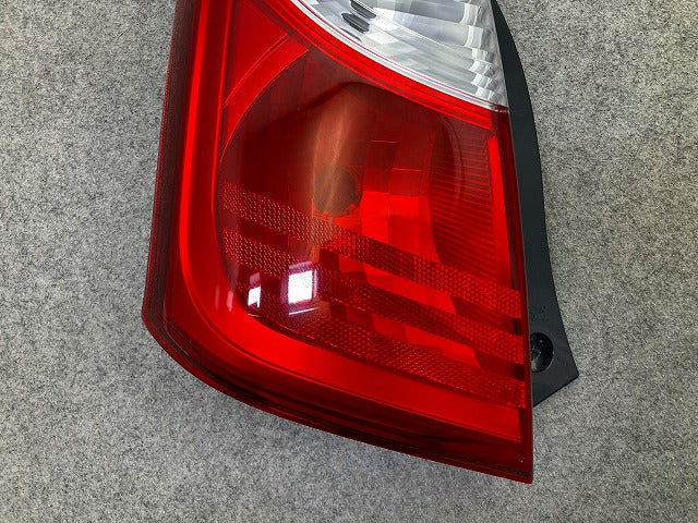 アルト HA25S/HA25V 純正 左 テールランプ/ライト/レンズ ハロゲン TOKAIDENSO 35603-64L0 35670-64L00 スズキ(148730)