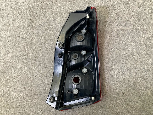 アルト HA25S/HA25V 純正 左 テールランプ/ライト/レンズ ハロゲン TOKAIDENSO 35603-64L0 35670-64L00 スズキ(148730)