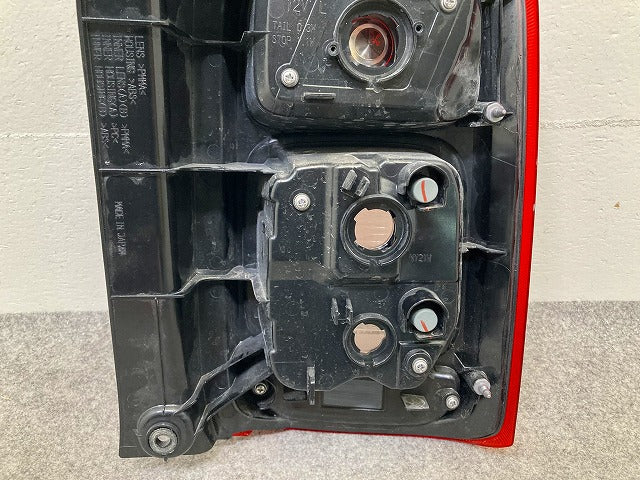 ワゴンR スマイル MX81S/MX91S 純正 左 テールランプ/ライト/レンズ ハロゲン ICHIKOH D263 35670-84S01 スズキ(148732)