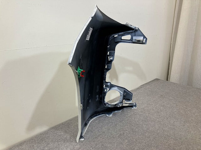 ノア NOAH MZRA90W/MZRA95W/ZWR90W/ZWR95W 純正 右 フロント コーナー パネル カバー 52113-V1040/50 ホワイトパール 070 トヨタ(148756)