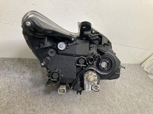 プリウス 30系/ZVW30 純正 前期 左 ヘッドライト/ランプ LED レベライザー 刻印ニ KOITO 47-30 トヨタ(148765)