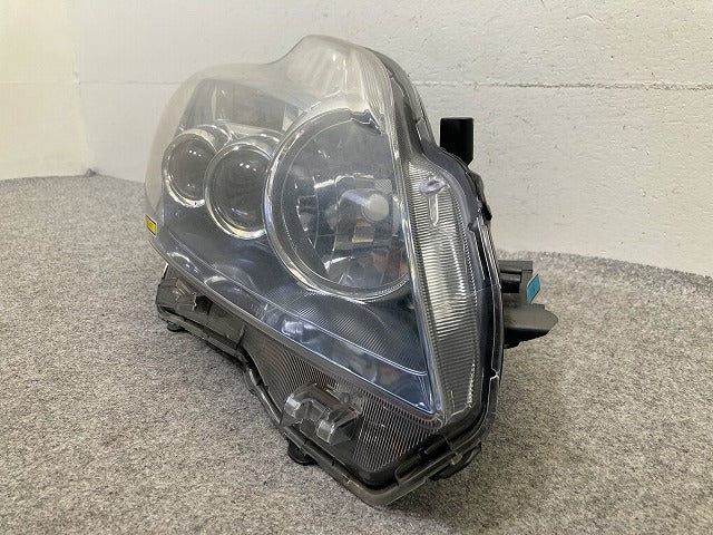 プリウス 30系/ZVW30 純正 前期 右 ヘッドライト/ランプ LED レベライザー 刻印ニ KOITO 47-30 トヨタ(148767)