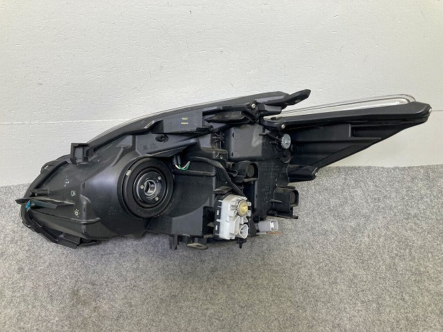 プリウス 30系/ZVW30 純正 前期 右 ヘッドライト/ランプ LED レベライザー 刻印ニ KOITO 47-30 トヨタ(148767)