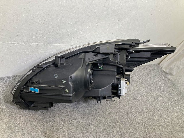 プリウス 30系/ZVW30 純正 前期 右 ヘッドライト/ランプ LED レベライザー 刻印ニ KOITO 47-30 トヨタ(148767)