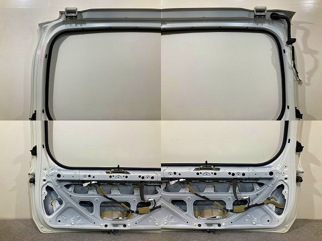 セレナ ハイウェイスター C27/GFC27/GFNC27/GC27/GNC27 純正 リアゲート/バックドア/リアハッチ ガーニッシュ付 ホワイト QAB 日産(148780)
