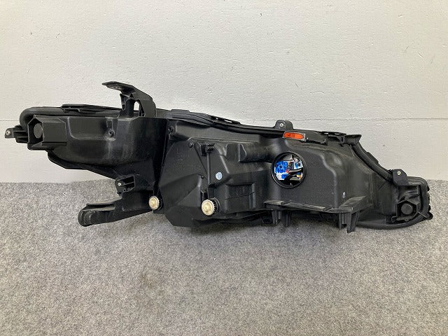 カムリ 70系/AXVH70/AXVH75 純正 前期 左 ヘッドライト/ランプ LED 刻印Y KOITO 33-233 81185-33E11 トヨタ(148803)