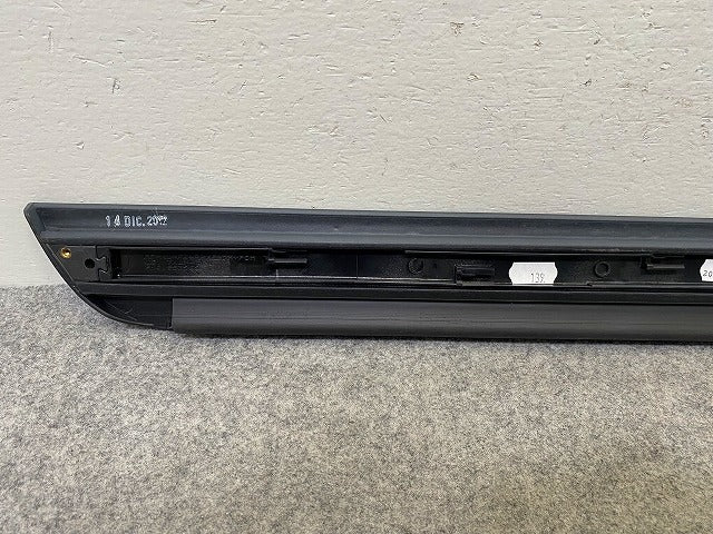 新品!A4(B6/B7) 8E系 純正 左 リア ドア モール/プロテクター ロア 8E0.853969 8E08539697DL アウディ(148822)