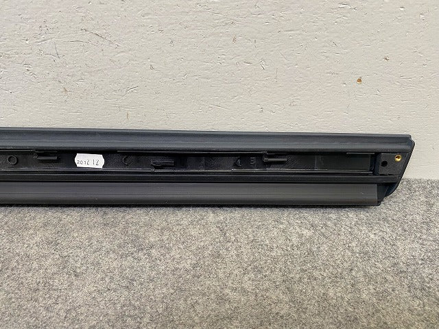 新品!A4(B6/B7) 8E系 純正 左 リア ドア モール/プロテクター ロア 8E0.853969 8E08539697DL アウディ(148822)