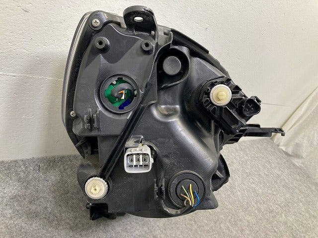 パッソ モーダ M700A/M710A 純正 左 ヘッドライト/ランプ LED レベライザー KOITO 100-69028 トヨタ(148827)