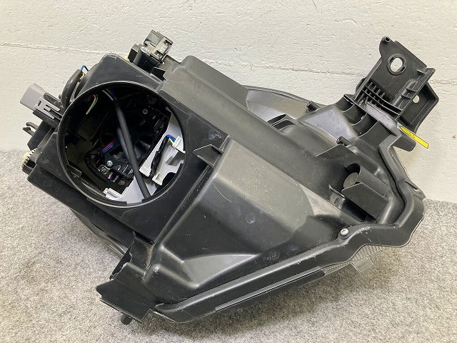 パッソ モーダ M700A/M710A 純正 左 ヘッドライト/ランプ LED レベライザー KOITO 100-69028 トヨタ(148827)